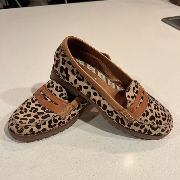 Sperry Leopard Print Loafers with Tan Accents - Picture 1 of 5